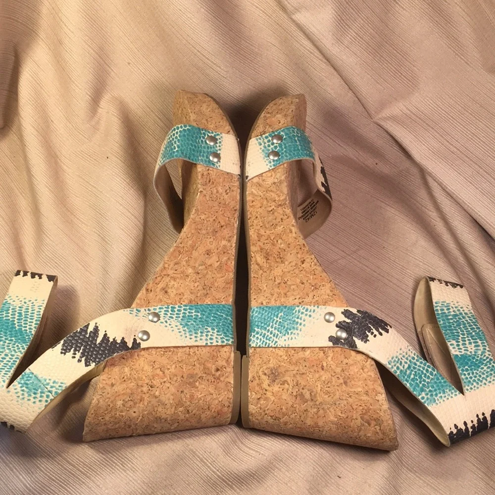 Lucky Brand NWOT cork wedge leather sandal